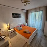 Andrew's Mamaia