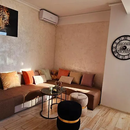 Andrew's Apartment Mamaia