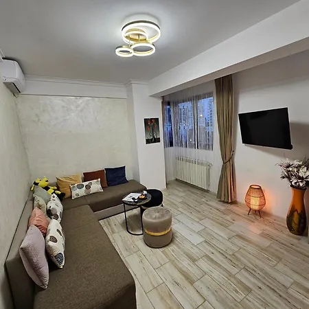 Andrew's * Mamaia