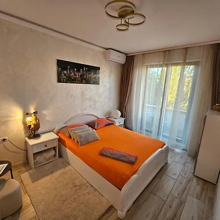 Andrew's Mamaia
